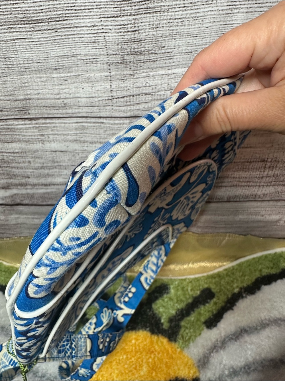 Vera Bradley crossbody bag in Blue Lagoon quilted pattern - Picture 8 of 16